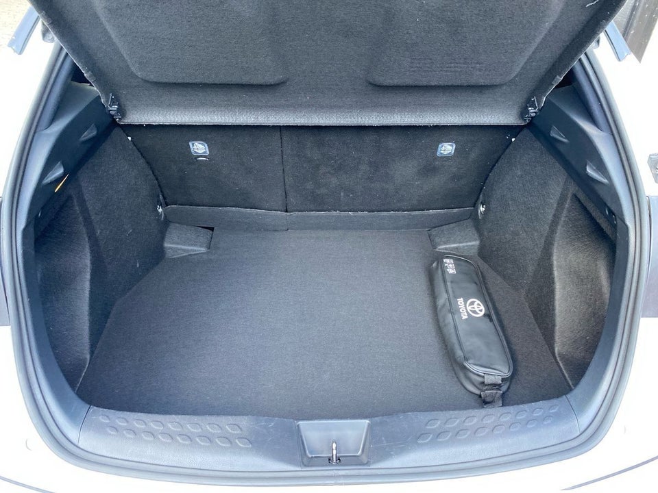 Toyota C-HR 1,8 Hybrid C-LUB Premium CVT 5d