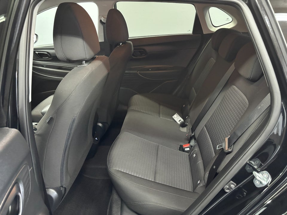 Hyundai i20 1,0 T-GDi Essential DCT 5d