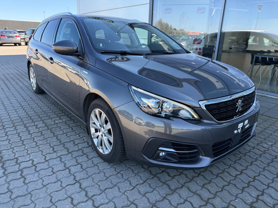 Peugeot 308 1,5 BlueHDi 130 Style SW 5d