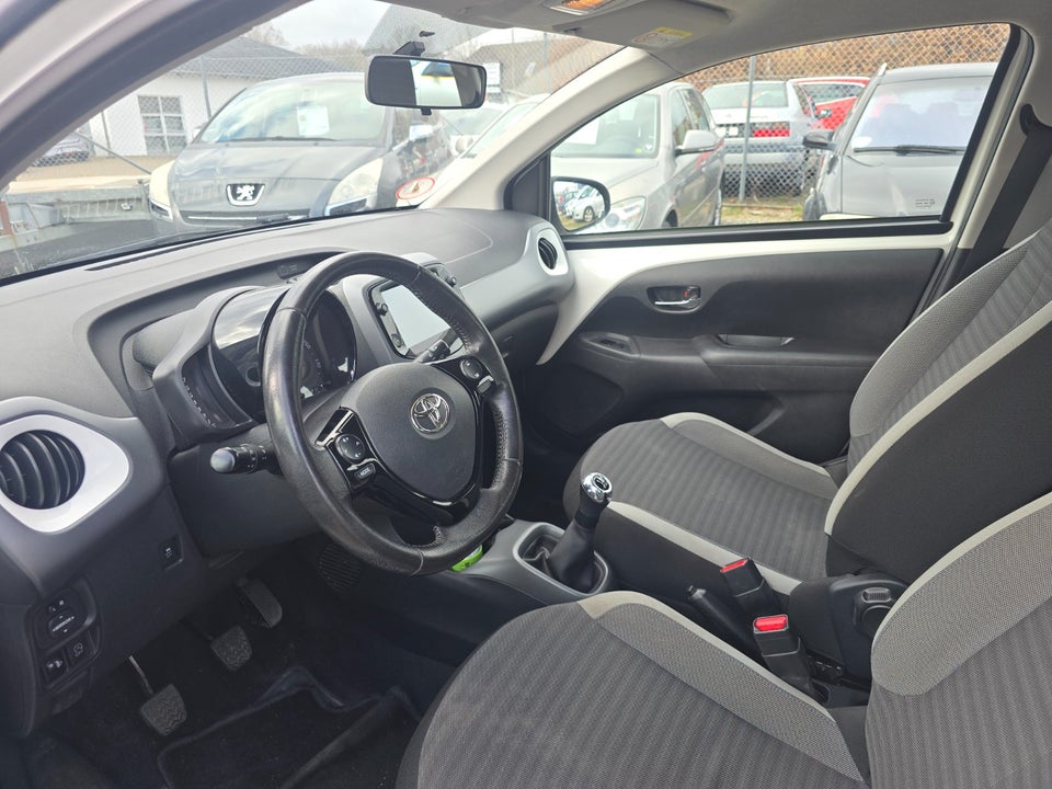 Toyota Aygo 1,0 VVT-i x-sky 5d