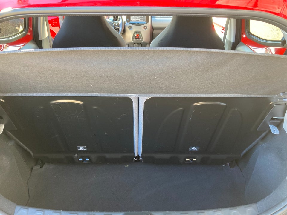 Toyota Aygo 1,0 VVT-i x-press 5d