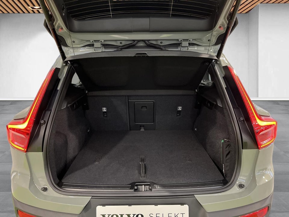 Volvo EX40 Extended Range Plus 5d