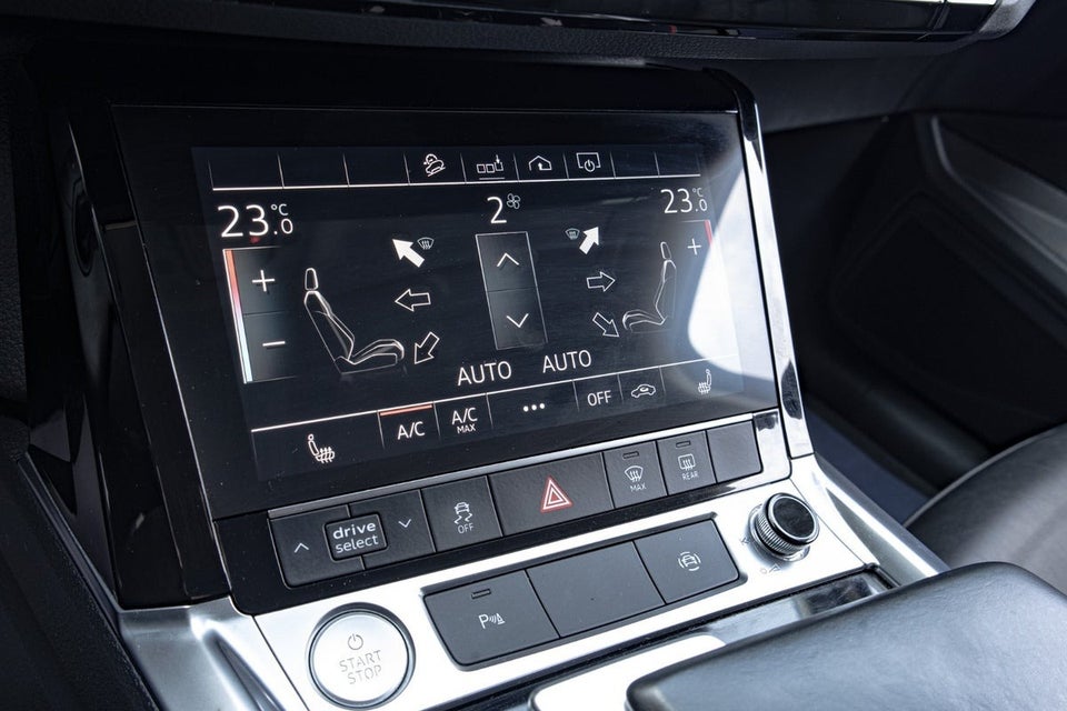 Audi e-tron 55 quattro 5d