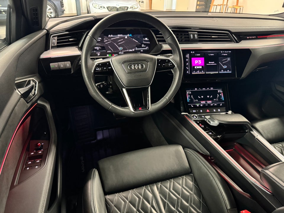 Audi Q8 e-tron 55 S-line quattro 5d