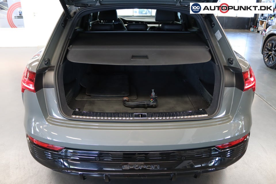 Audi Q8 e-tron 55 S-line quattro 5d