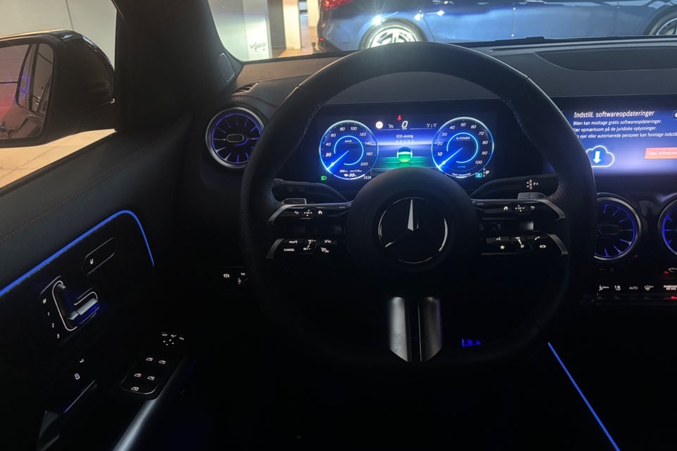 Mercedes EQA300 AMG Line 4Matic 5d