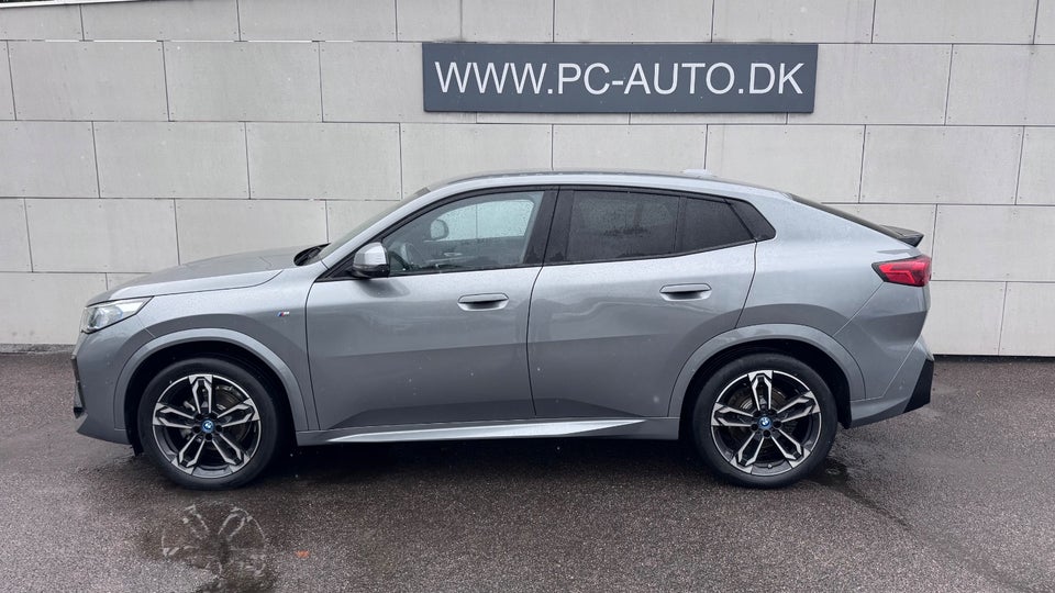 BMW iX2 eDrive20 Fully Charged M-Sport 5d