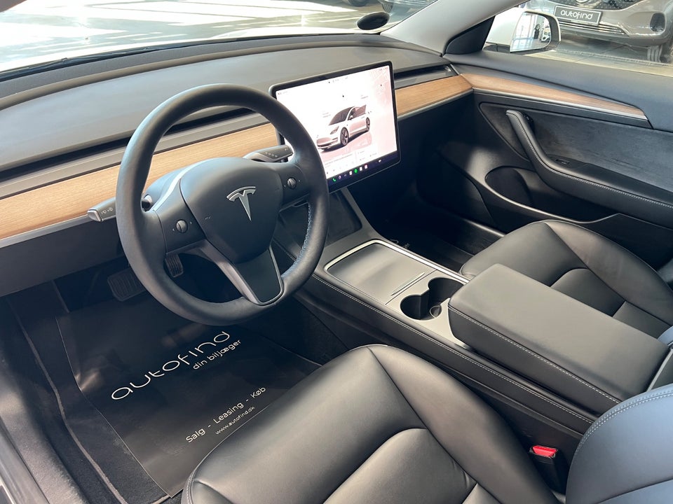 Tesla Model 3 RWD 4d