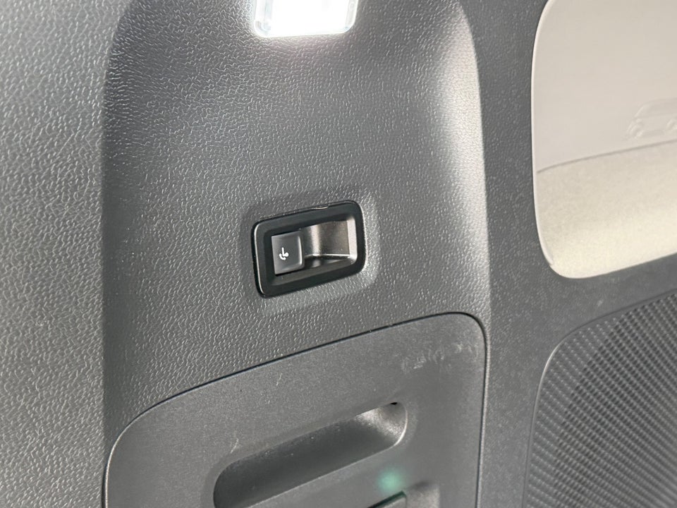 VW ID.Buzz 77 Pro SWB 5d