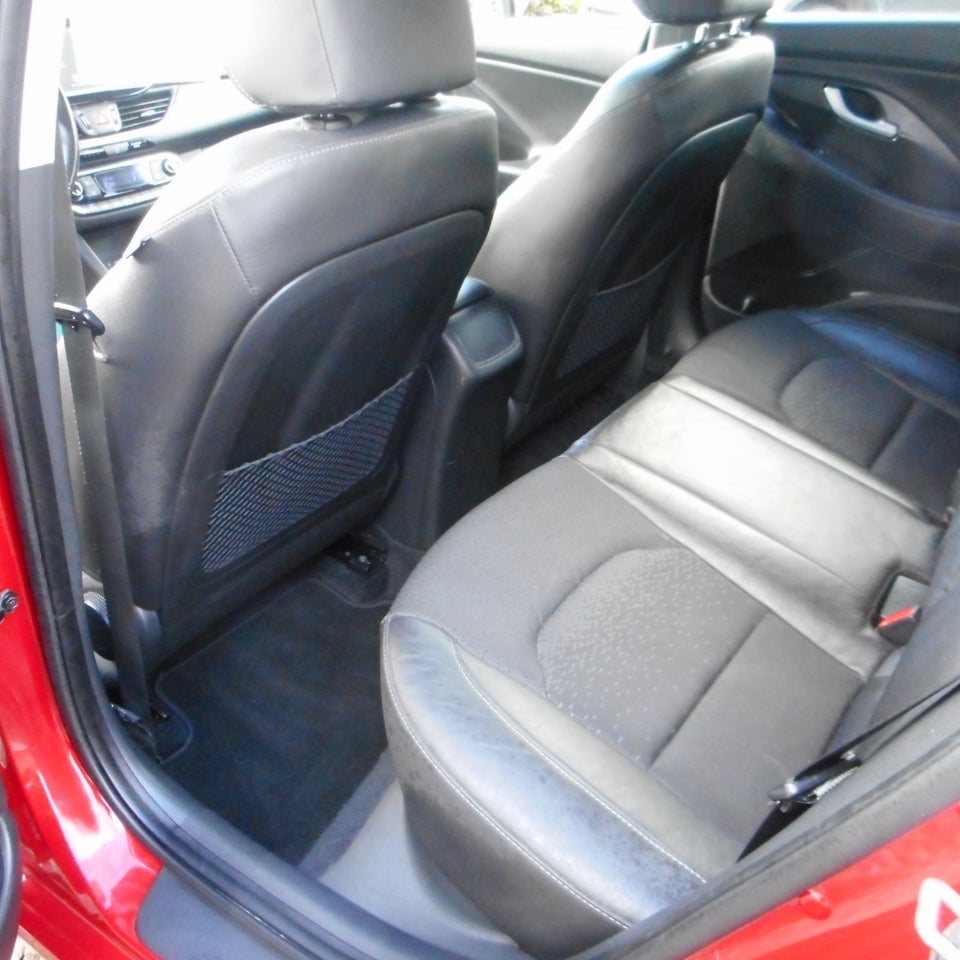 Hyundai i30 1,6 CRDi 136 Premium DCT 5d