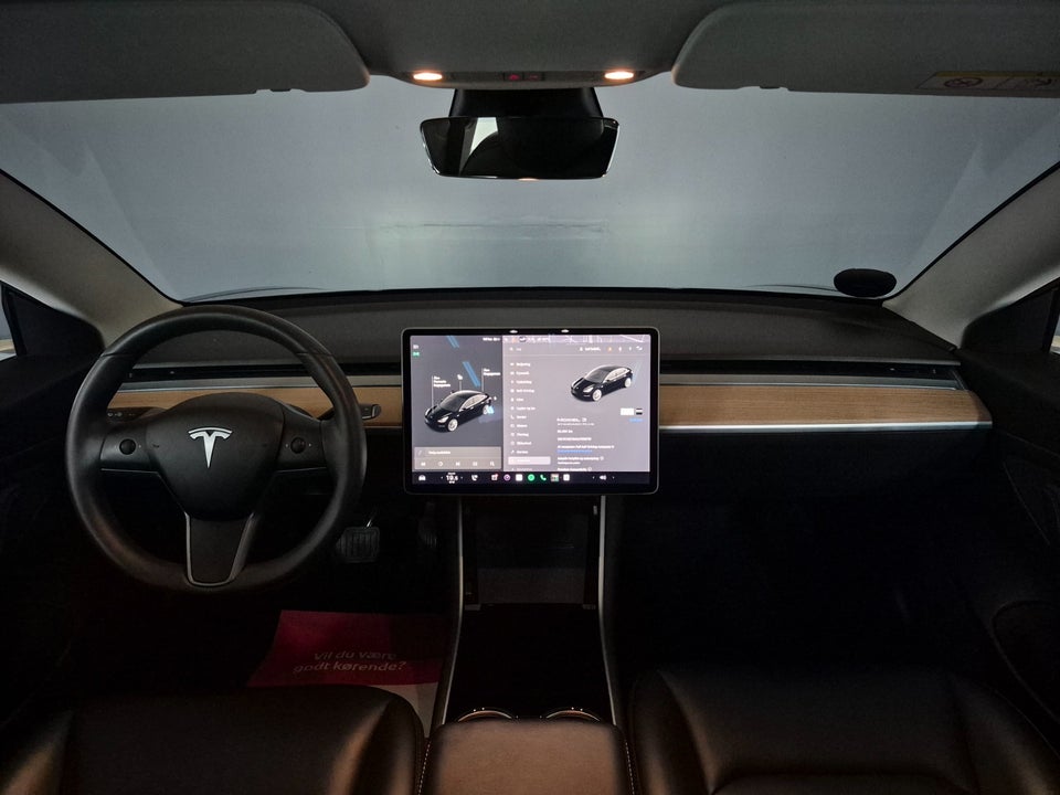 Tesla Model 3 Standard Range+ RWD 4d
