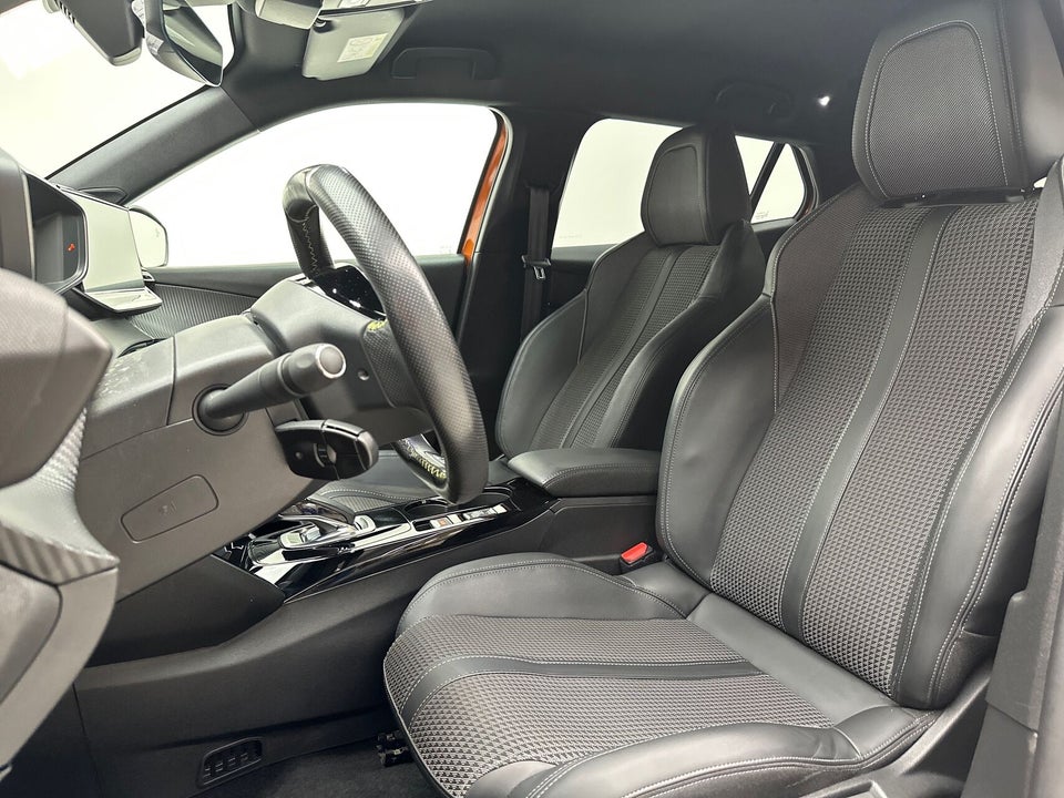 Peugeot e-2008 50 GT 5d