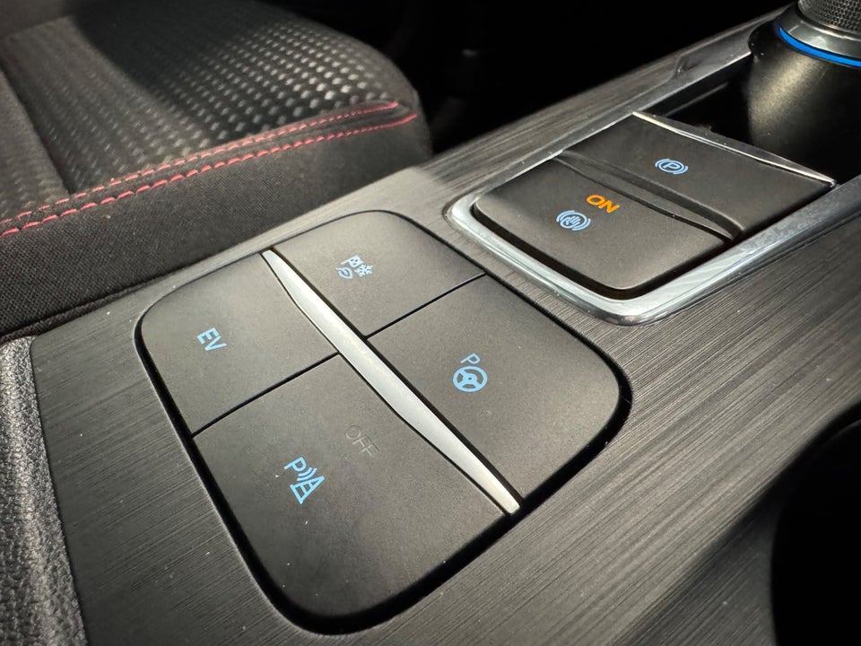 Ford Kuga 2,5 PHEV ST-Line X CVT 5d