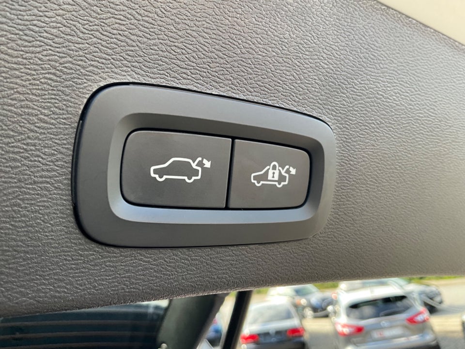 Volvo XC40 ReCharge Extended Range Plus 5d