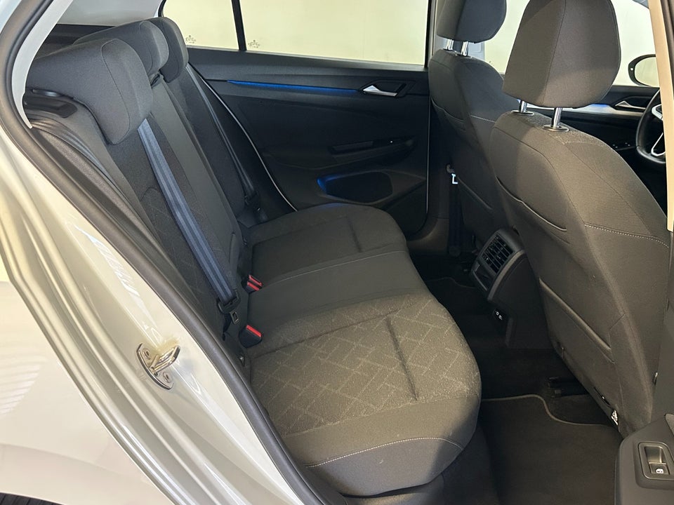 VW Golf VIII 1,5 eTSi 150 Life DSG 5d