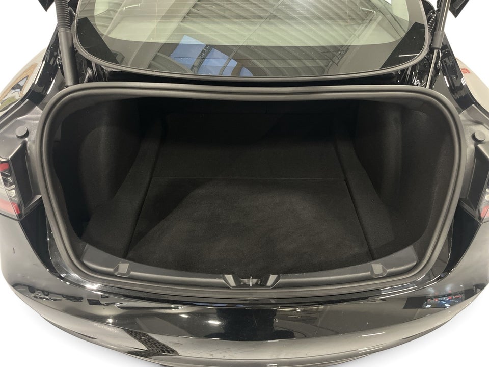 Tesla Model 3 RWD 4d