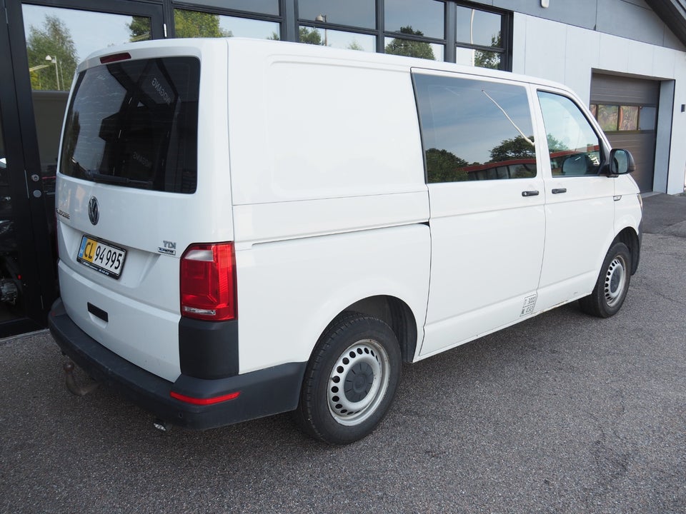 VW Transporter 2,0 TDi 102 Kassevogn kort