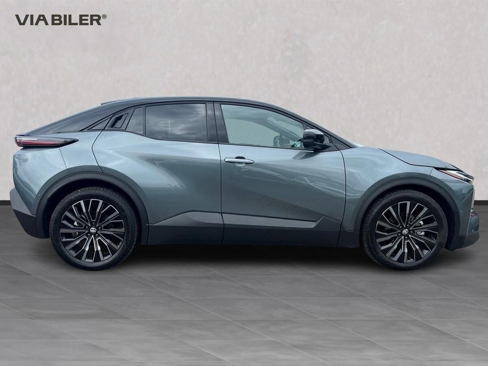 Toyota C-HR+ 77 Executive AWD 5d