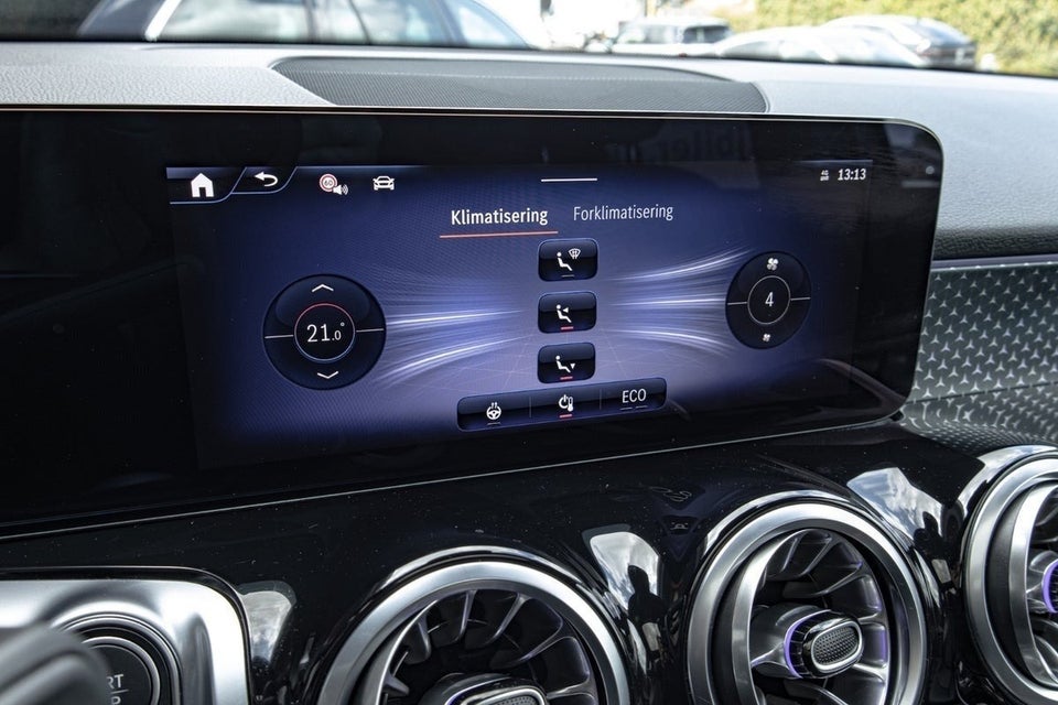 Mercedes EQB300 Progressive 4Matic 5d