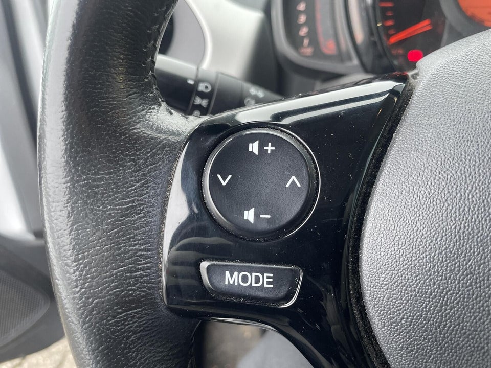 Toyota Aygo 1,0 VVT-i x-play 5d