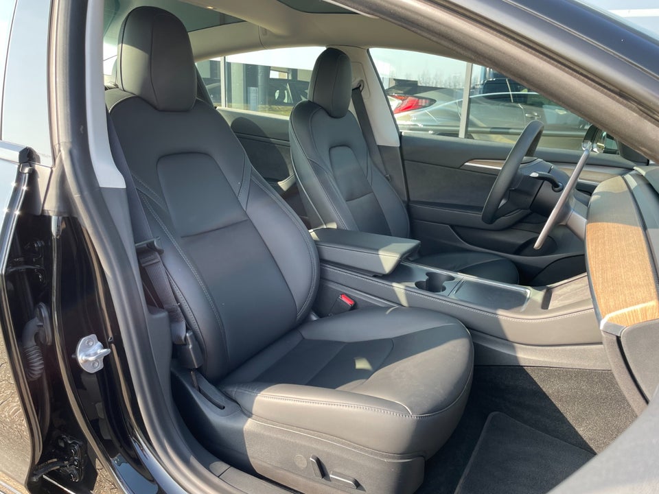 Tesla Model 3 Long Range AWD 4d