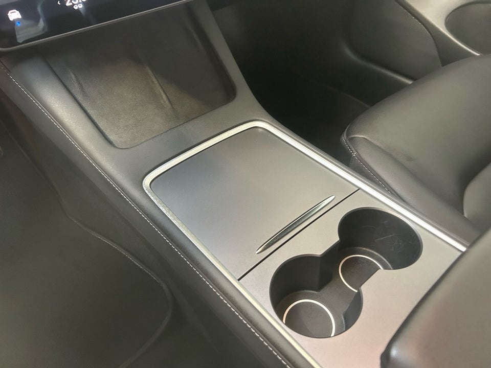 Tesla Model 3 Long Range AWD 4d