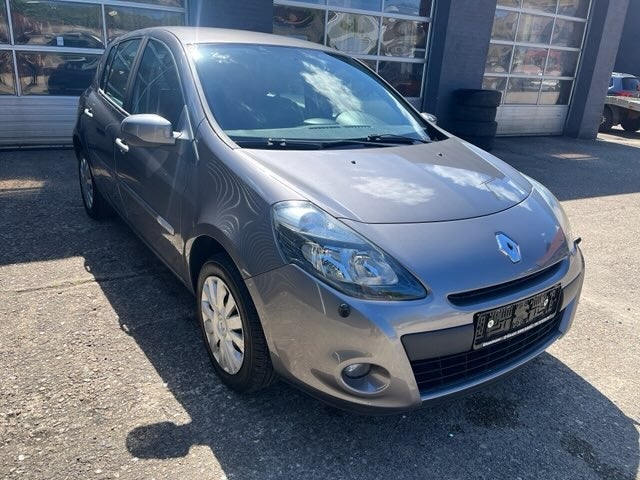 Renault Clio III 1,2 16V Authentique 5d