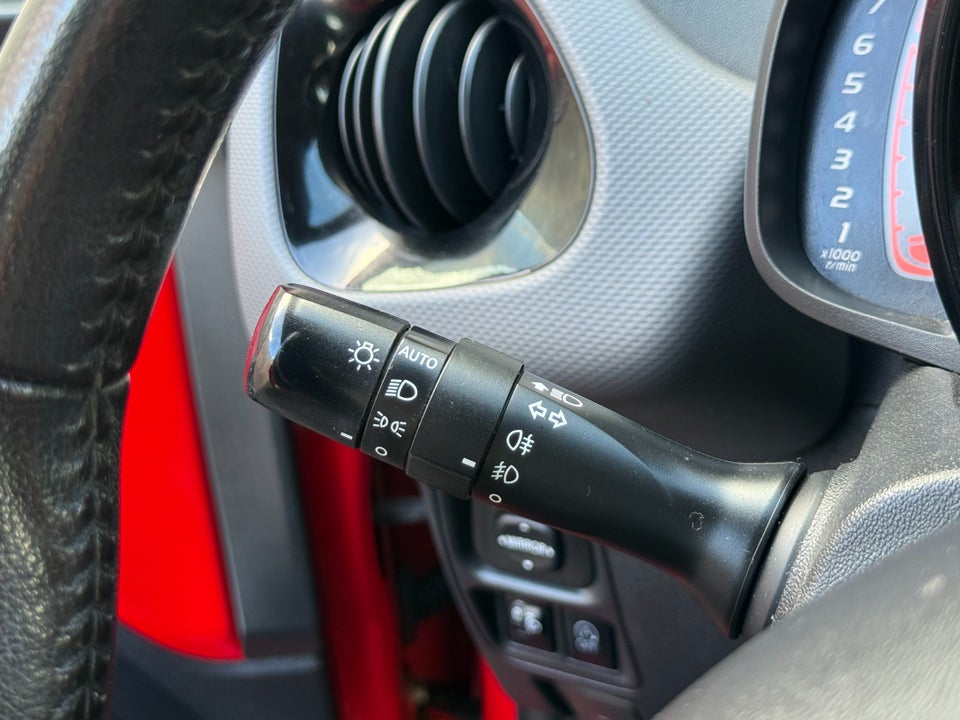 Peugeot 108 1,0 e-VTi 69 Allure+ 5d