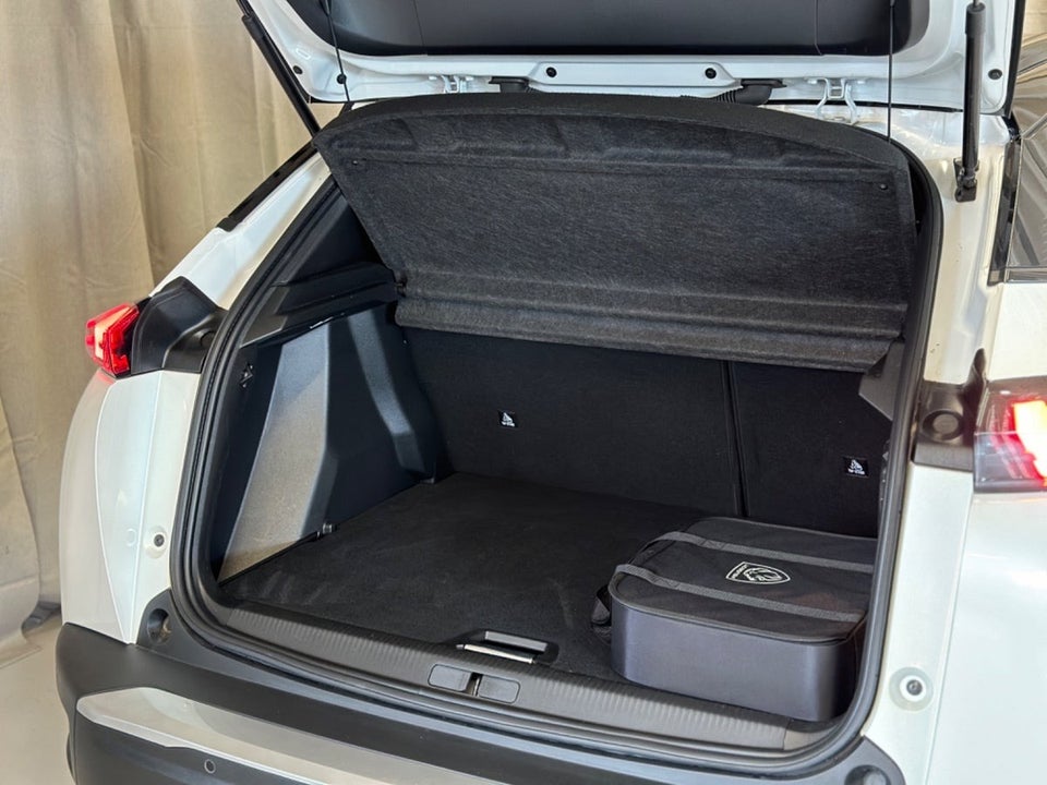 Peugeot e-2008 50 GT 5d