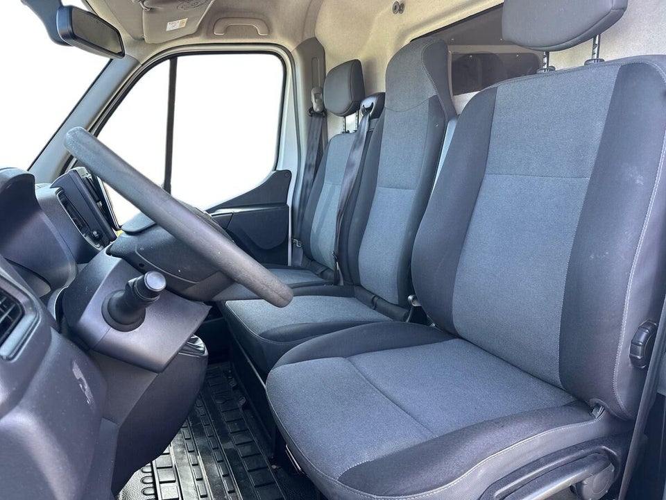 Nissan NV400 2,3 dCi 135 L2H2 Kassevogn