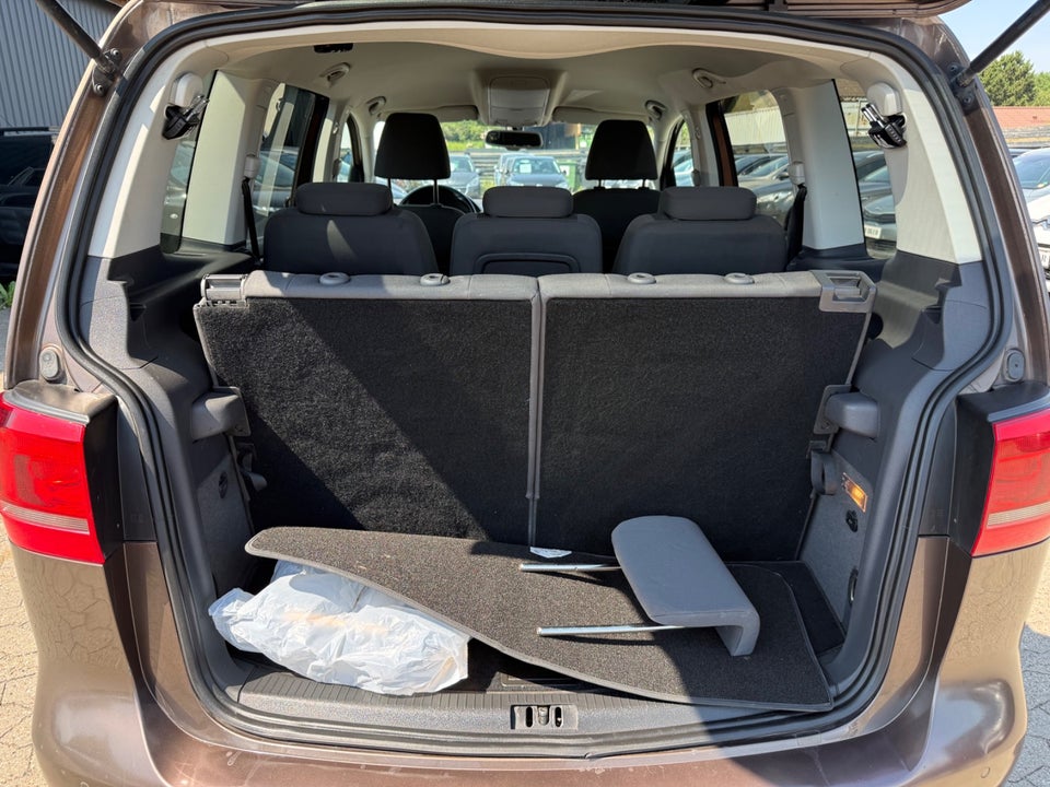 VW Touran 2,0 TDi 140 Comfortline DSG BMT 7prs 5d