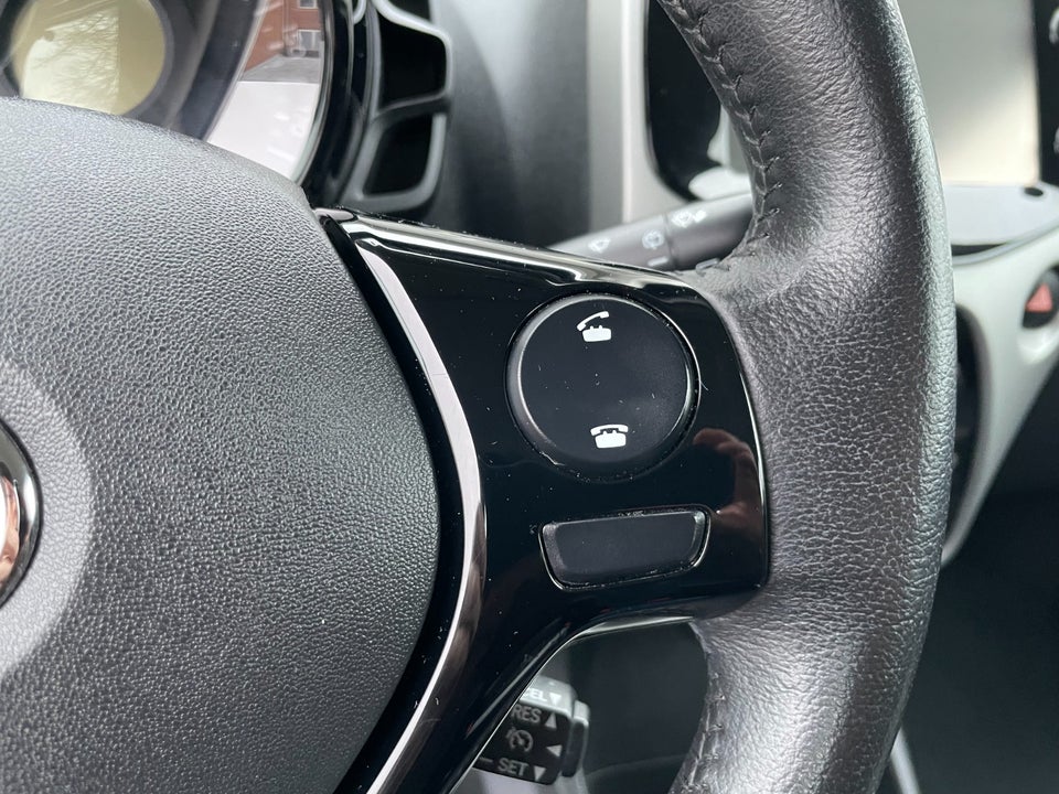 Toyota Aygo 1,0 VVT-i x-play 5d