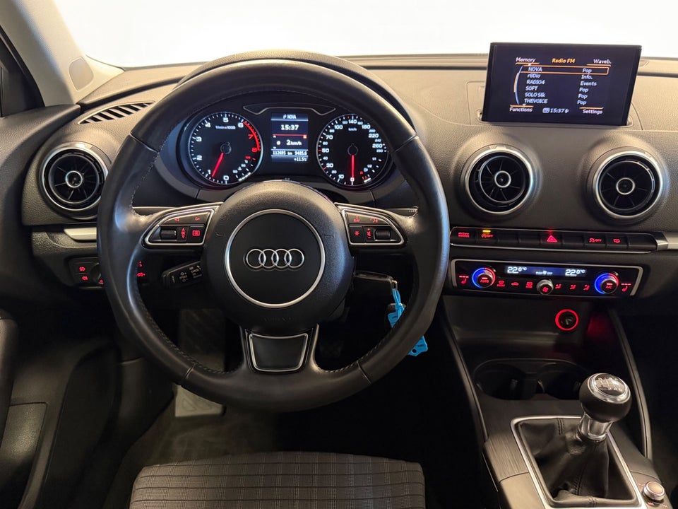 Audi A3 1,4 TFSi 122 Ambiente Sportback 5d