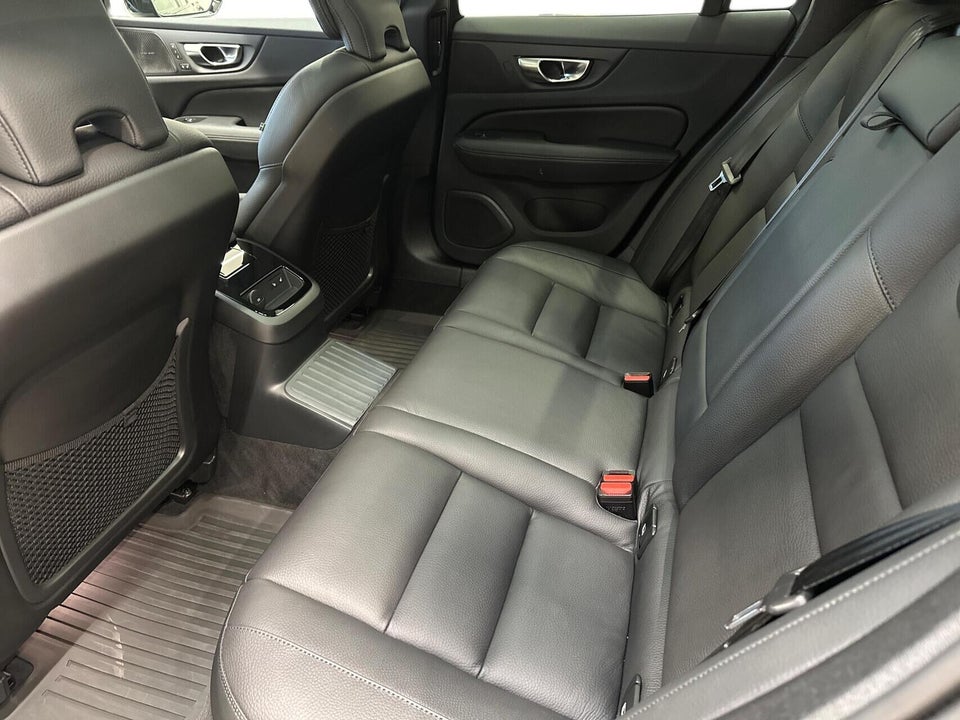 Volvo V60 2,0 T6 ReCharge Ultra aut. AWD 5d