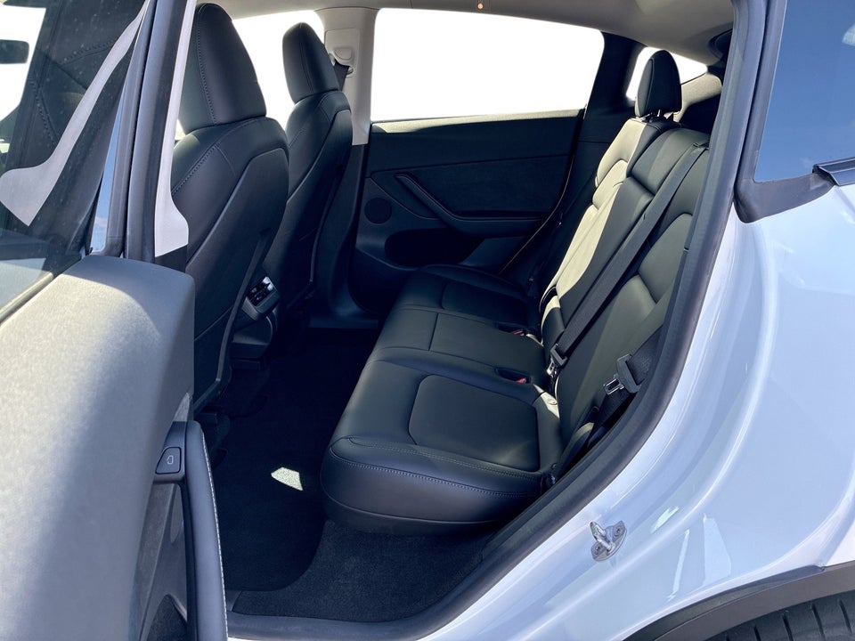 Tesla Model Y RWD 5d