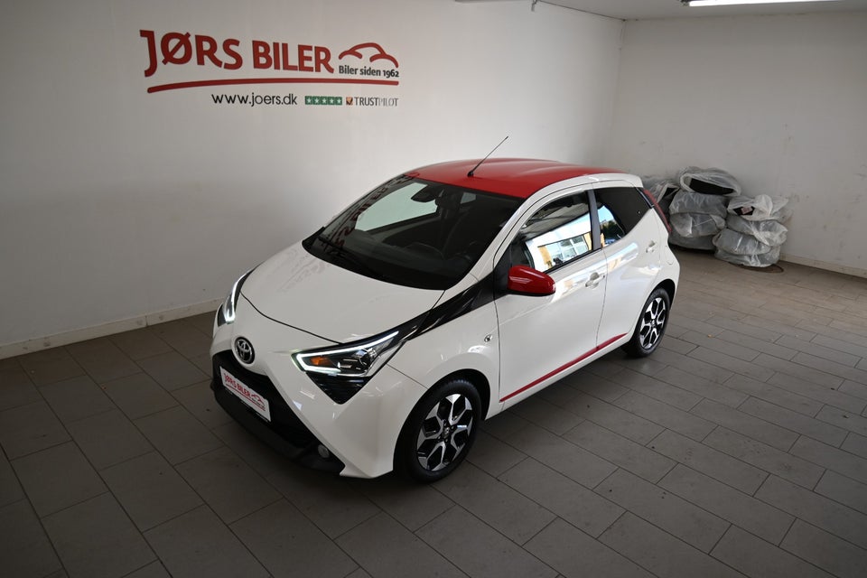 Toyota Aygo 1,0 VVT-i x-plore x-shift 5d