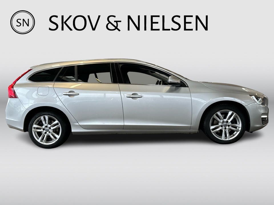 Volvo V60 2,0 D4 190 Summum aut. 5d