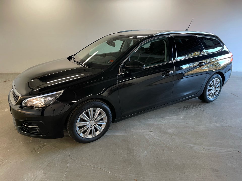 Peugeot 308 1,2 PureTech 130 Selection Sky SW 5d