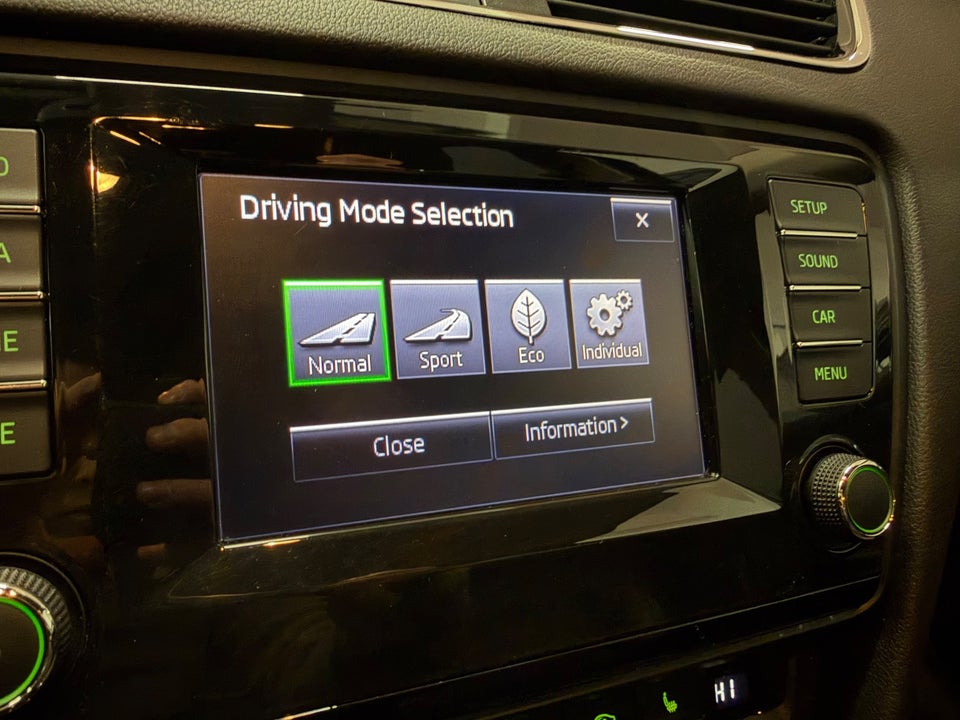 Skoda Octavia 2,0 TDi 150 Laurin & Klement Combi DSG 5d