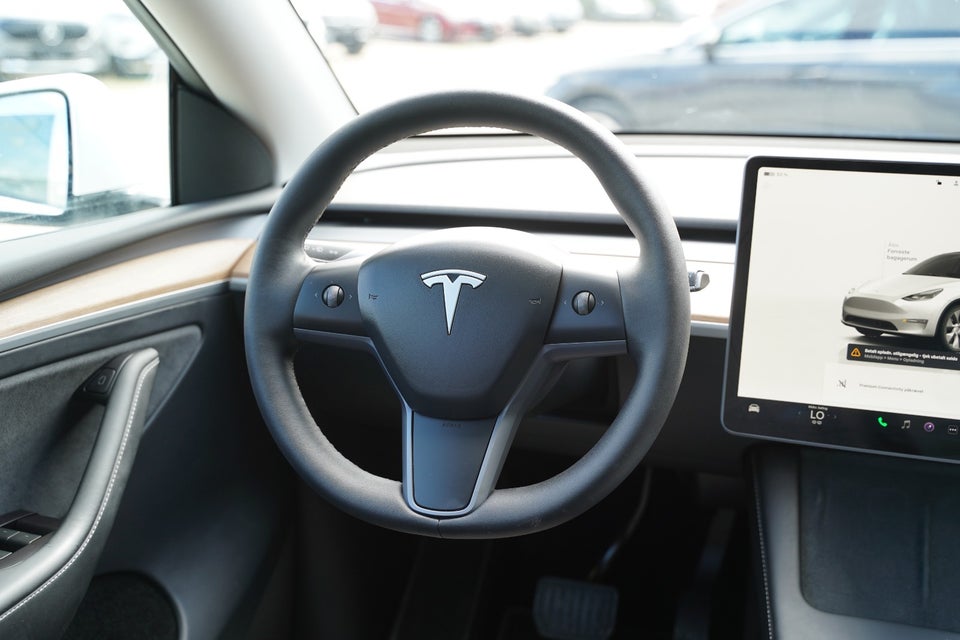 Tesla Model Y Long Range AWD 5d