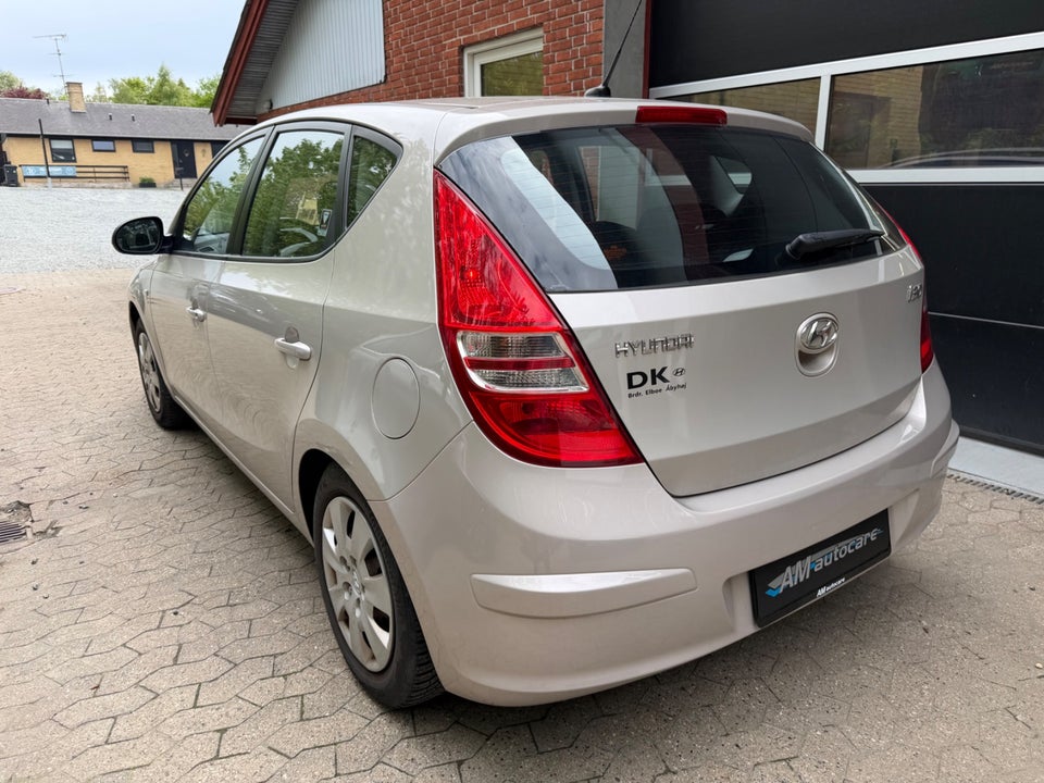 Hyundai i30 1,4 CVVT 109 Comfort 5d