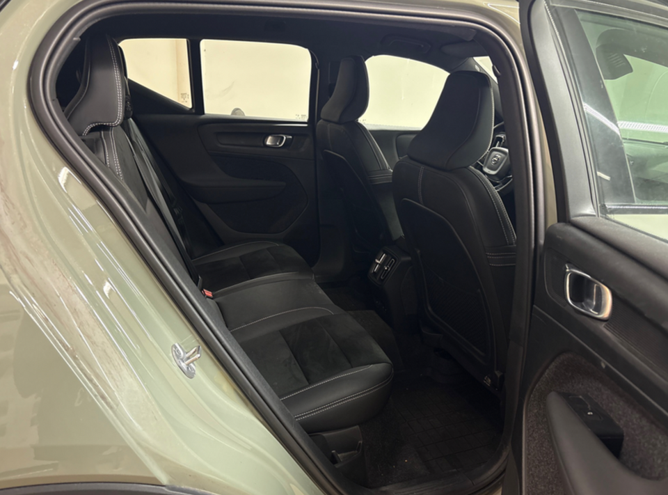 Volvo XC40 ReCharge Extended Range Plus 5d