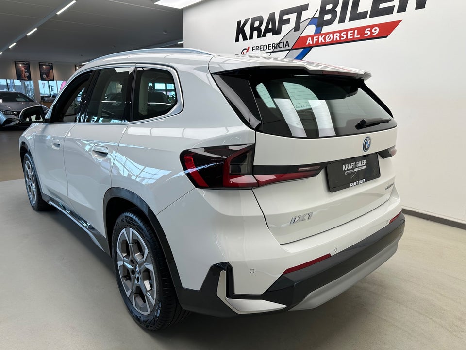 BMW iX1 eDrive20 X-Line 5d