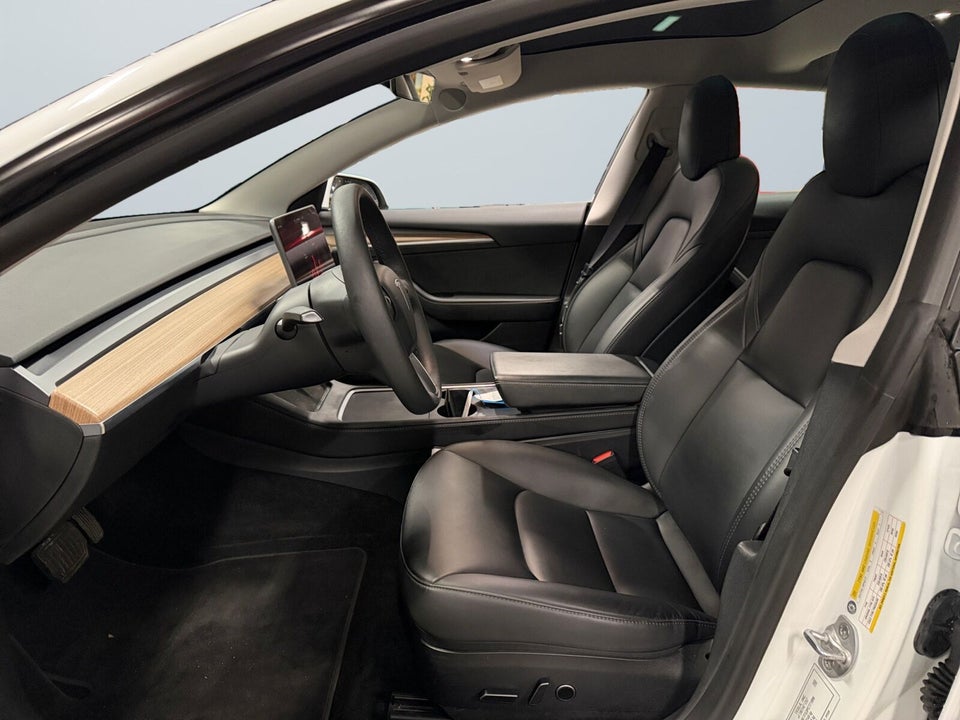 Tesla Model 3 RWD 4d