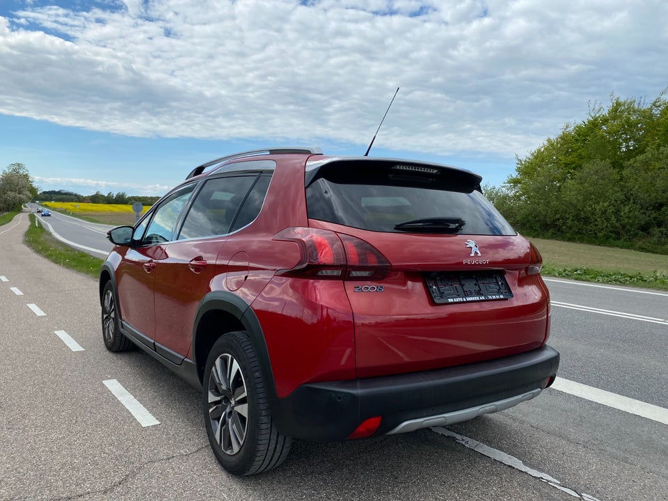Peugeot 2008 1,6 BlueHDi 100 Allure Sky 5d