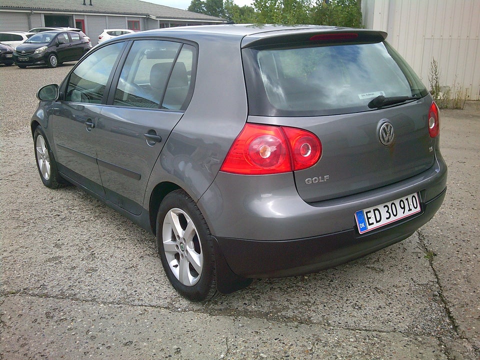 VW Golf V 1,6 FSi Comfortline 5d