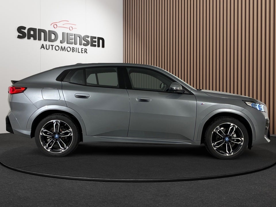 BMW iX2 eDrive20 M-Sport Premium 5d