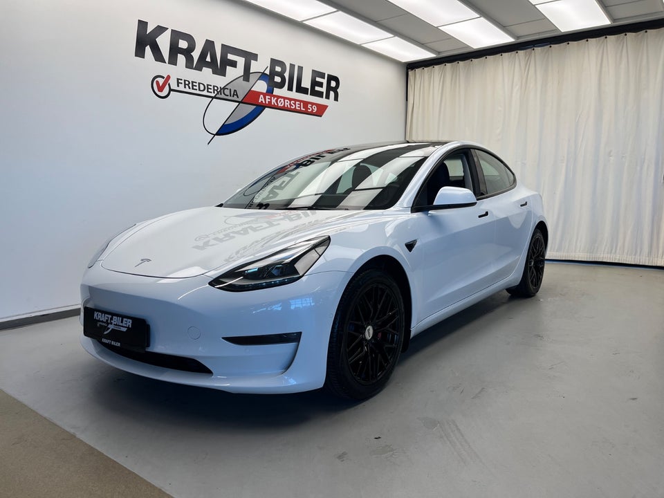 Tesla Model 3 Long Range AWD 4d