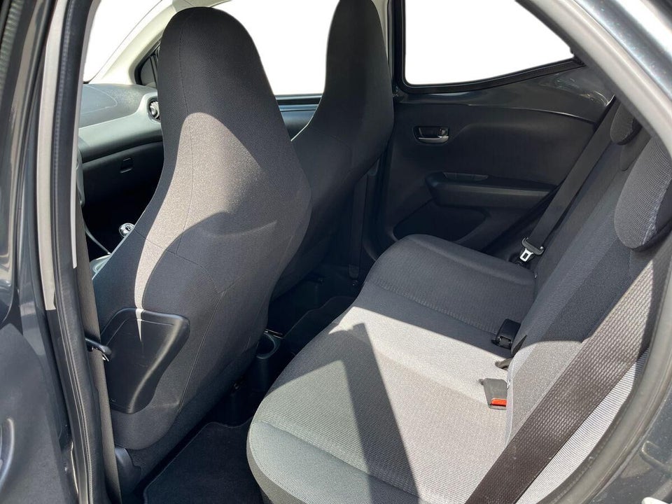 Toyota Aygo 1,0 VVT-i x-play 5d