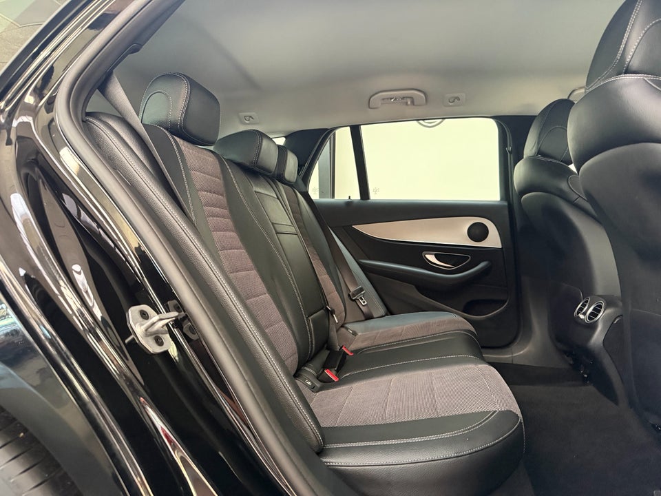 Mercedes E300 de 2,0 Avantgarde stc. aut. 5d